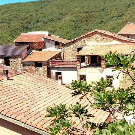Amazing In Aquila Darroscia With 2 Bedrooms And Wifi Borghetto d'Arroscia