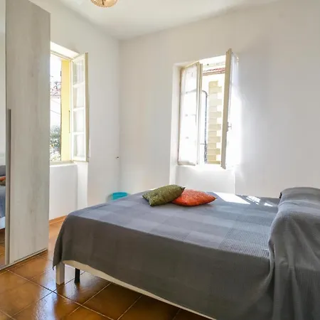 度假居 Amazing In Aquila Darroscia With 2 Bedrooms And Wifi *