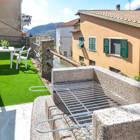 Amazing In Aquila Darroscia With 2 Bedrooms And Wifi 度假居