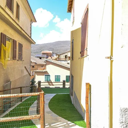 Amazing In Aquila Darroscia With 2 Bedrooms And Wifi 度假居 Borghetto d'Arroscia